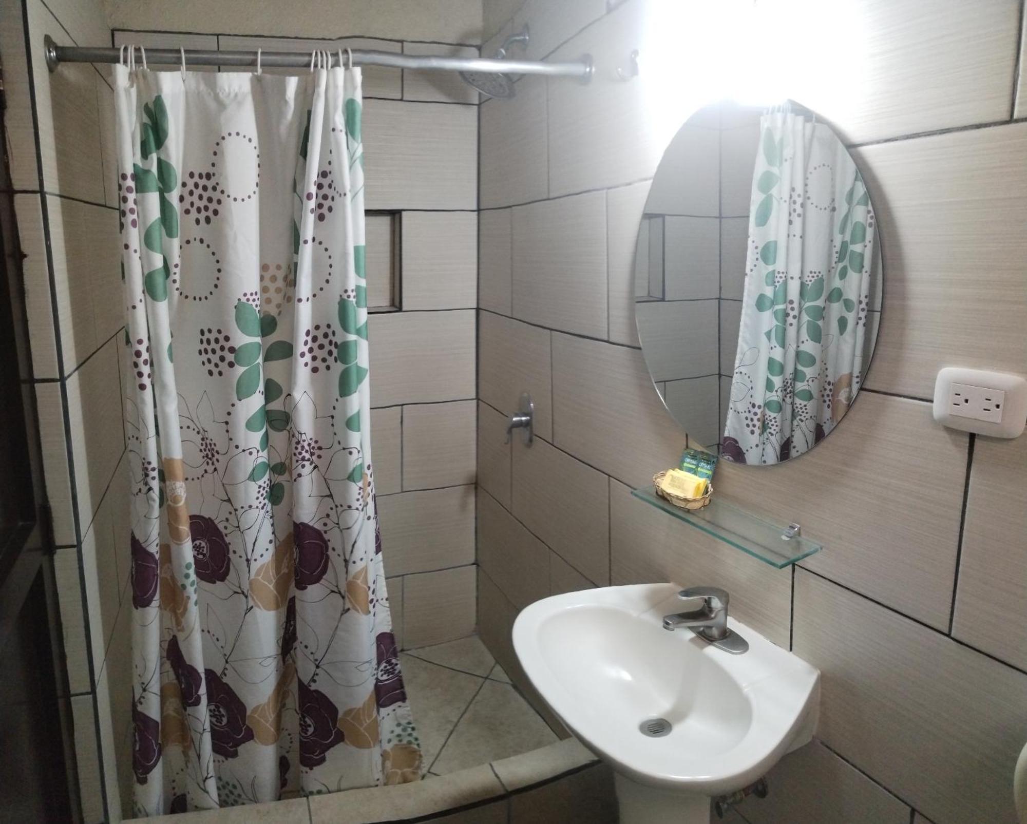 Hotel Capri Гватемала Экстерьер фото